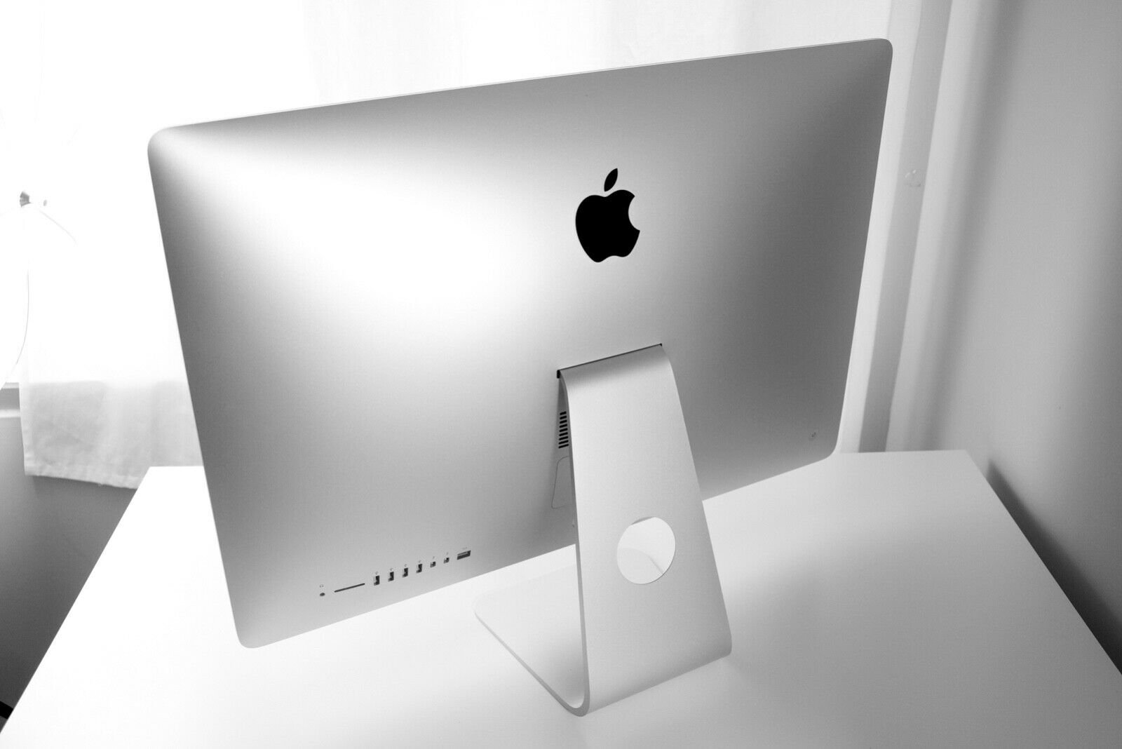 Apple iMac 27 Inch 3.5 GHz i7 32GB RAM 3TB Fusion, NVIDIA GeForce GTX 780M 4GB Dedicated - Image 3